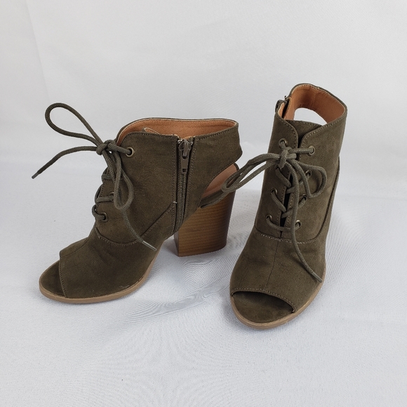 Qupid faux suede heel booties Size 6.5 - Picture 3 of 12